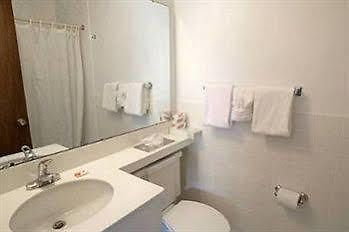 Rodeway Inn Glen Ellyn Kültér fotó